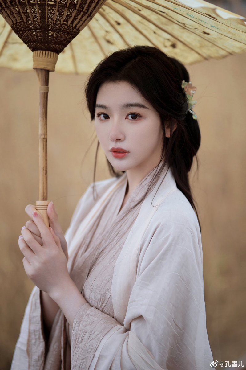 queenxueer's tweet photo. Xueer weibo update {1/3}

"Flying catkins gradually fall, the sun and the moon meet" 

#KongXueer #孔雪儿 #SherryKong https://t.co/oiAjNYa4WO