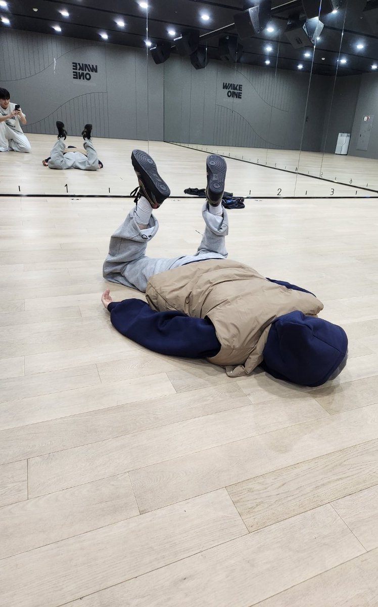 TO1_members's tweet photo. [#여정]
우리 멋있고 센스 넘치는 사막여우 지수형의 생일을 축하합니다~~🥳❤️ 형이랑 있으면 저의 진심을 내놓게 되는 거 같아서 정말 편하고 좋은 사람이라고 느끼게 돼요 ㅎㅎ 앞으로도 쭉 함께 가자구요!! 사랑합니다 최.지.수😊
#TO1 #티오원 #YEOJEONG https://t.co/cqGpdH9i45