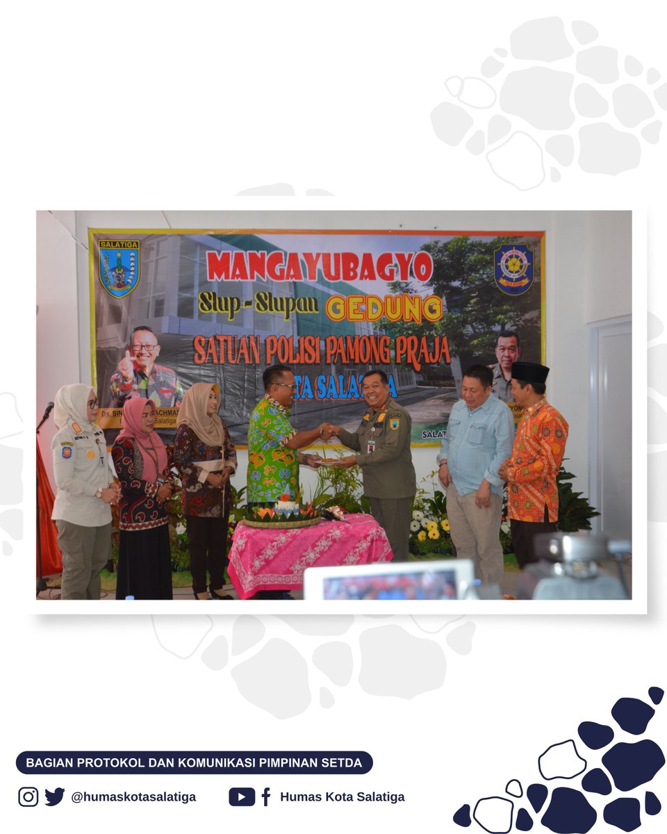 HumasSalatiga's tweet photo. @jokowi @ganjarpranowo @TajYasinMZ @Sinoeng69 @POL_PP_SALATIGA @satpolpp_jateng  #pjwalikota #walikota #gedungbaru #satpolpp https://t.co/SwQXSiRU8L