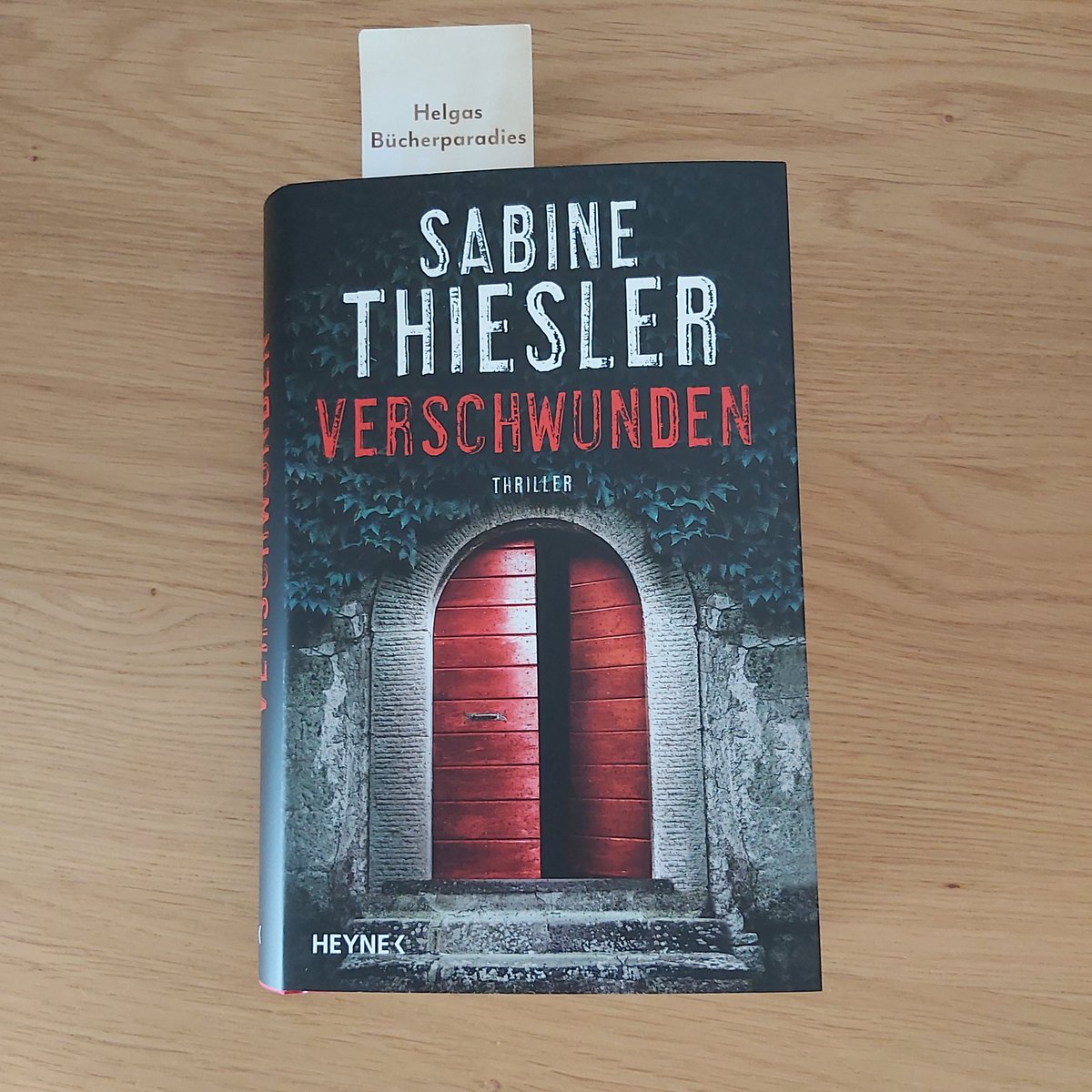 helgasbuecher's tweet photo. #helgasbuecherparadies #buchblogger #Rezension #thriller #Bloggerportal #bookstagram #bücher #heyneverlag #sabinethiesler Heute möchte ich euch meine Meinung zum neuen Thriller von Sabine Thiesler mitteilen @Bloggerportal @HeyneVerlag https://t.co/aR5IrEdZcR https://t.co/xNI5vmgvtY