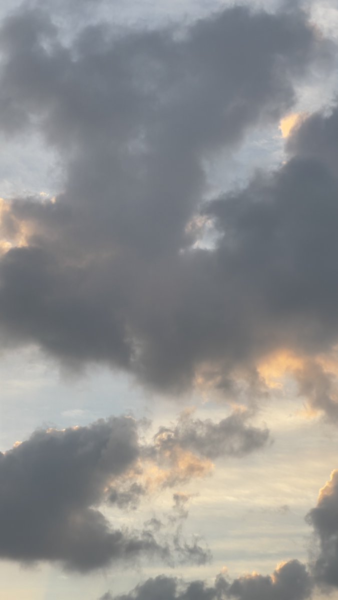 Salsh7i's tweet photo. ☁️☁️ https://t.co/8oqbexR5uh