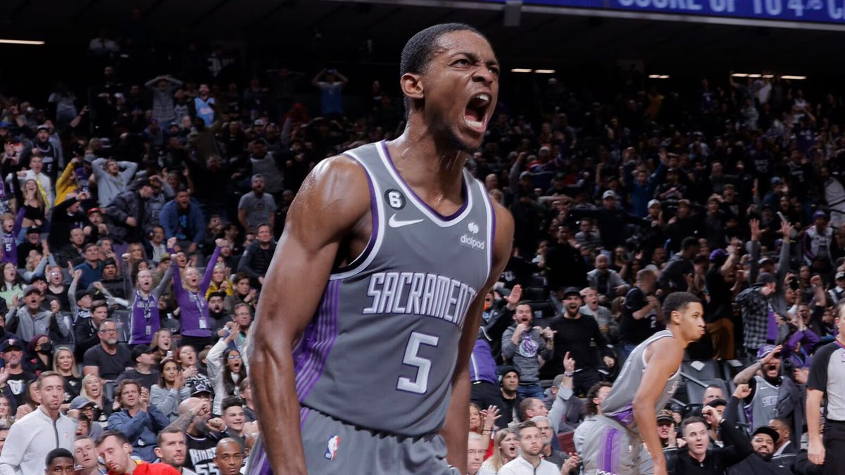 TheHoopCentral's tweet photo. De'Aaron Fox tonight:

31 Points
6 Assists
3 Rebounds
56% FG https://t.co/pXYxyMUPQB