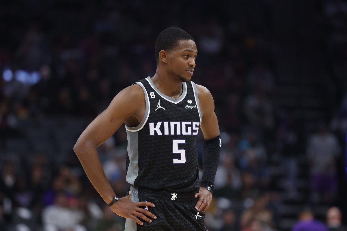 LegionHoops's tweet photo. De’Aaron Fox tonight:

31 points
6 assists
56% FG

Carried without Sabonis.🔥 https://t.co/a4WD8EGh4x