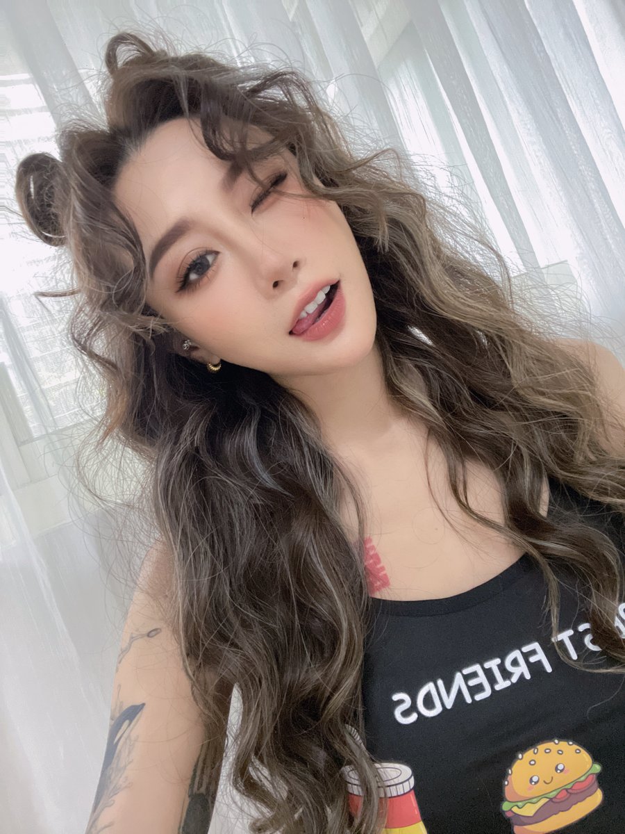 不同髮型不同氛圍
那你有沒有戀愛的感覺
𝕁𝕍𝕀𝔻 🔍 𝕗𝕒𝕟𝕝𝕒𝕣𝕒𝟙𝟚𝟚𝟛
【LINE】lin.ee/CWwOS0Y
【JKFace】bit.ly/3q4H99Z