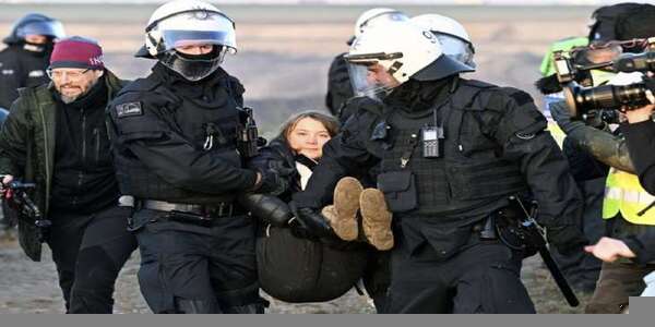 hinkhoj's tweet image. Learn English by NEWS :  Climate activist Greta Thunberg in police custody, protesting against coal mine  #formally #expansion at namaste-english.com/daily-news/new…