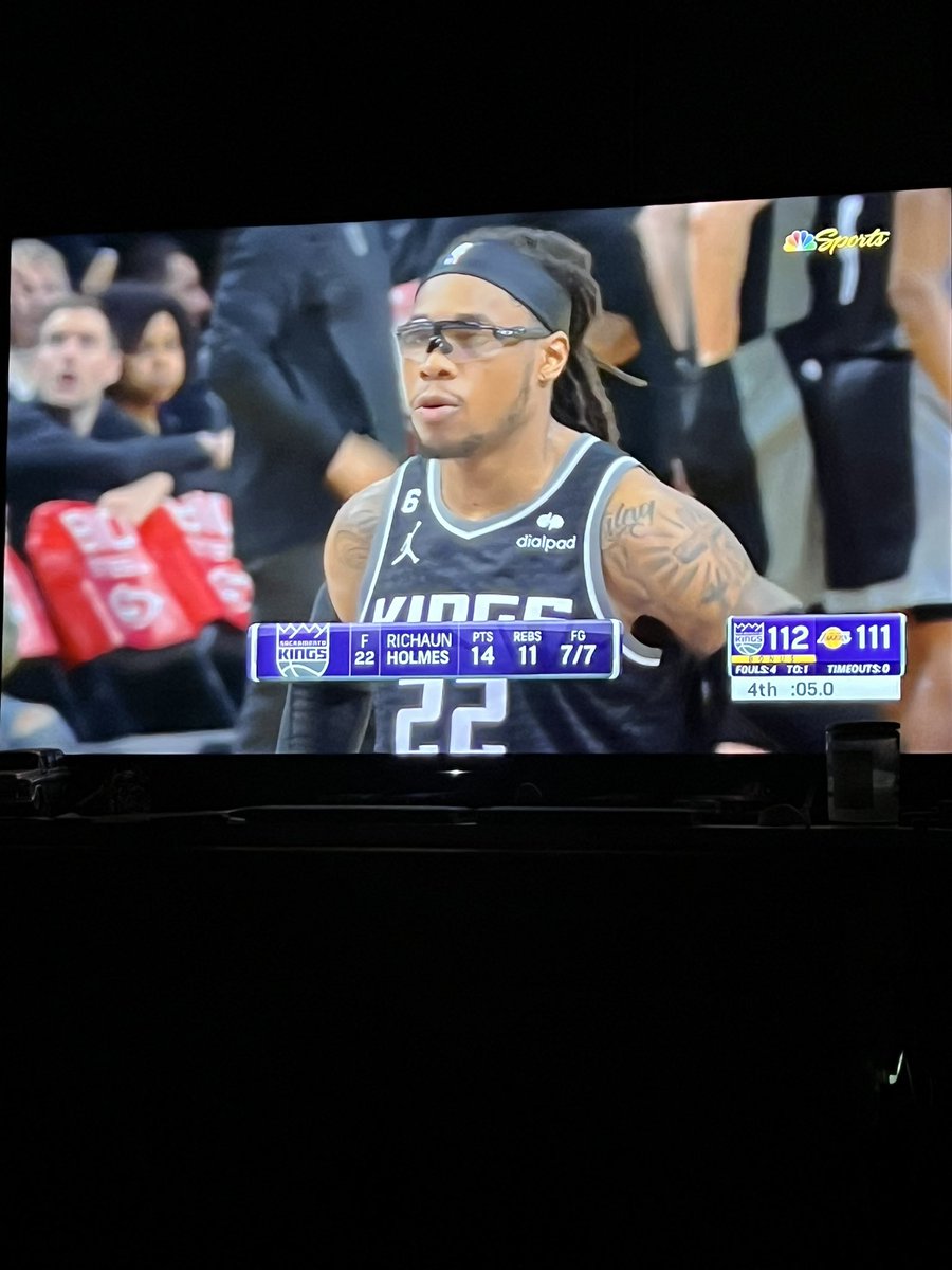 THEE MANNN HIMSELF! @Rich_Holmes22 a king 👑 #sacramentoproud #stay22uned