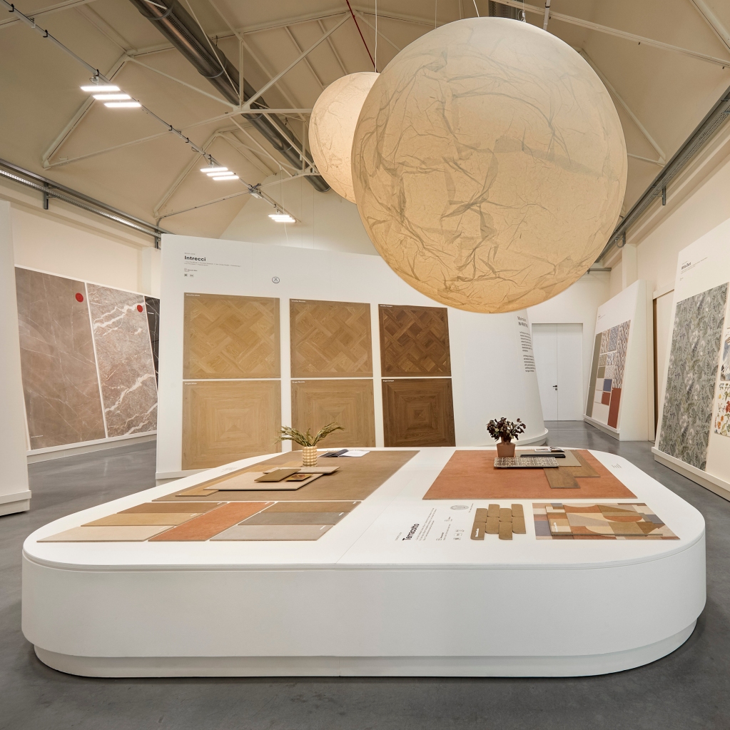 Il_Magma_'s tweet photo. Our project at Marazzi Lab 2022 for #marazzi

Photo Credits #alessandrobonori
Realization by #efgroup
Client #marazzi
Lighting partner @davide_groppi 

#ilmagma #marazzi #davidegroppi #cersaie2022 #design #contemporaryart #contemporaryarchitecture #interni #architettura https://t.co/iJ6ZaFhxex