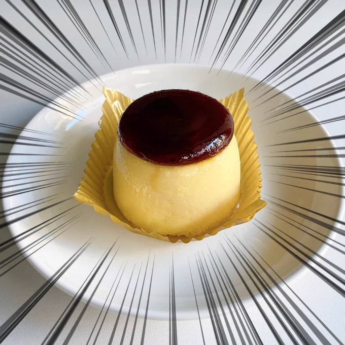 【ローソン】3店舗まわってやっと買えた…。プリンそっくりの《衝撃スイーツ》脳がバグるウマさです!ローソンの「まるでプリンなケーキ」がめちゃウマ!喫茶店のプリンみたいな固めのムースに甘くて濃厚なクリーム◎見た目はプリンだけど、食べるとケーキ感もあって驚き 