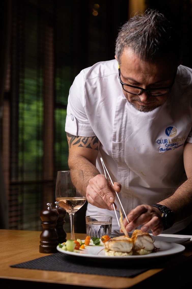 Club_Liberte's tweet photo. Join us in congratulating Burhan Yilmaz in his promotion to his new role as the Head Chef at Club Liberté’s very own 5 Spices Restaurant. 

Read more about Chef Burhan on the link below:
https://t.co/nKYqQosLNX 
#clublibertecasino #5spicesrestaurant #alacarte #food #restaurants https://t.co/EOqqx8nSCF