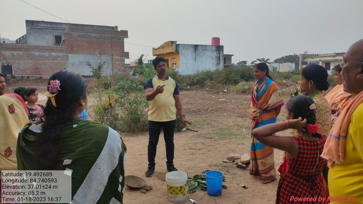 MC_Hinjilicut's tweet photo. #OnSiteComposting training at household level at Bombay colony , Hinjilicut Municipality. https://t.co/WZEDg0LBx0