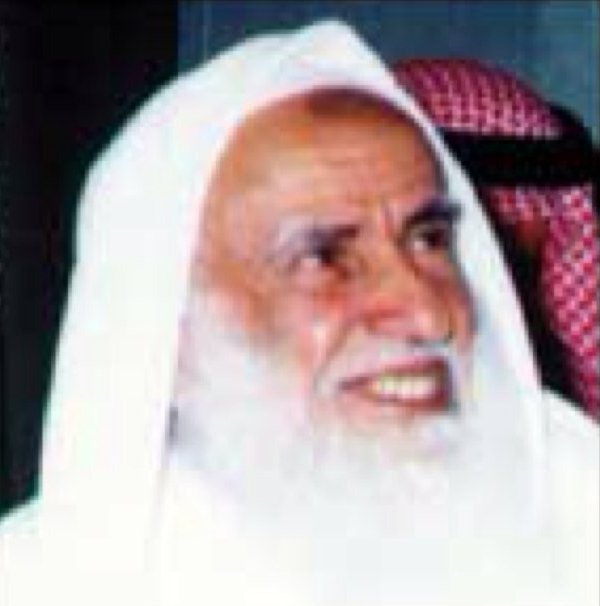 ALfalehaaa's tweet photo. عرَض أحدُ تجّار العقارات على الشيخ ابن عثيمين رحمه الله أن يشارك معهم في مساهمة تجارية مُربحة جداً،فقال الشيخ: أمهلوني ليلة فاستخار الله،فلما جاء الغد قال للتاجر:لا أحبّ أن أساهم معكم،خوفاً من أن تشغلني المساهمات عن العلم والعبادة،ويدخل في قلبي حبّ الدنيا.
= ذكريات وعِبر للمعتاز. https://t.co/WZ0wyvGzXK