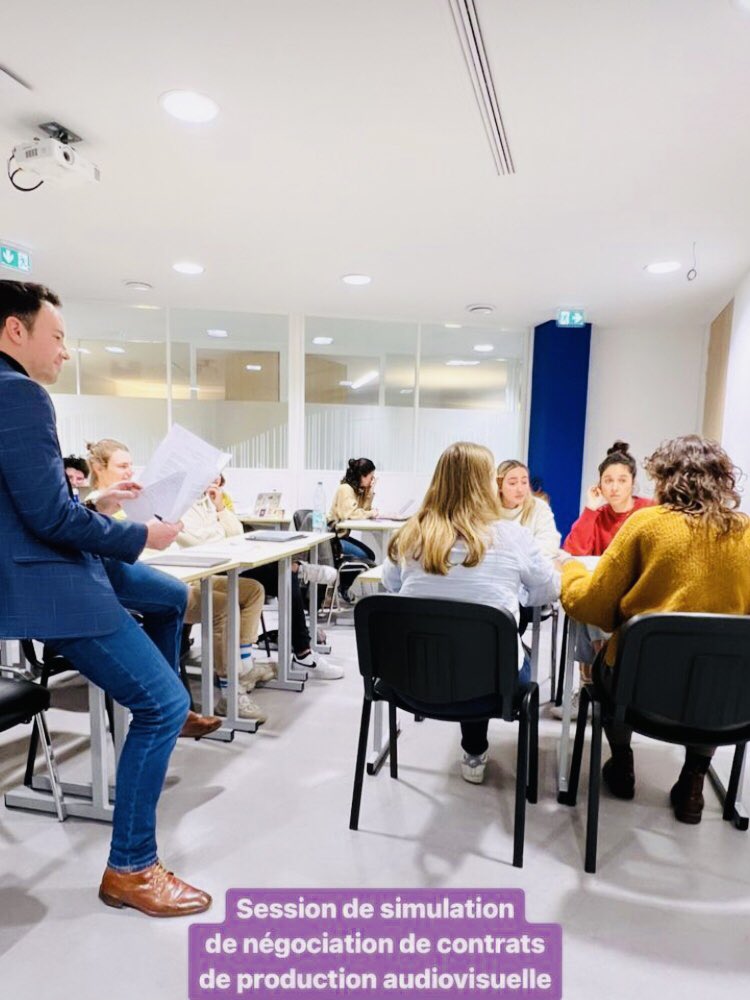 Atelier pratique sur la négociation de contrats de la production audiovisuelle @emicparis pour les étudiants du MBA Audiovisuel, Cinéma, Digital ! 
Une superbe énergie avec des étudiants investis et créatifs 🤘😎 #audiovisuel #production #cinema #digital #negociation #contrats
