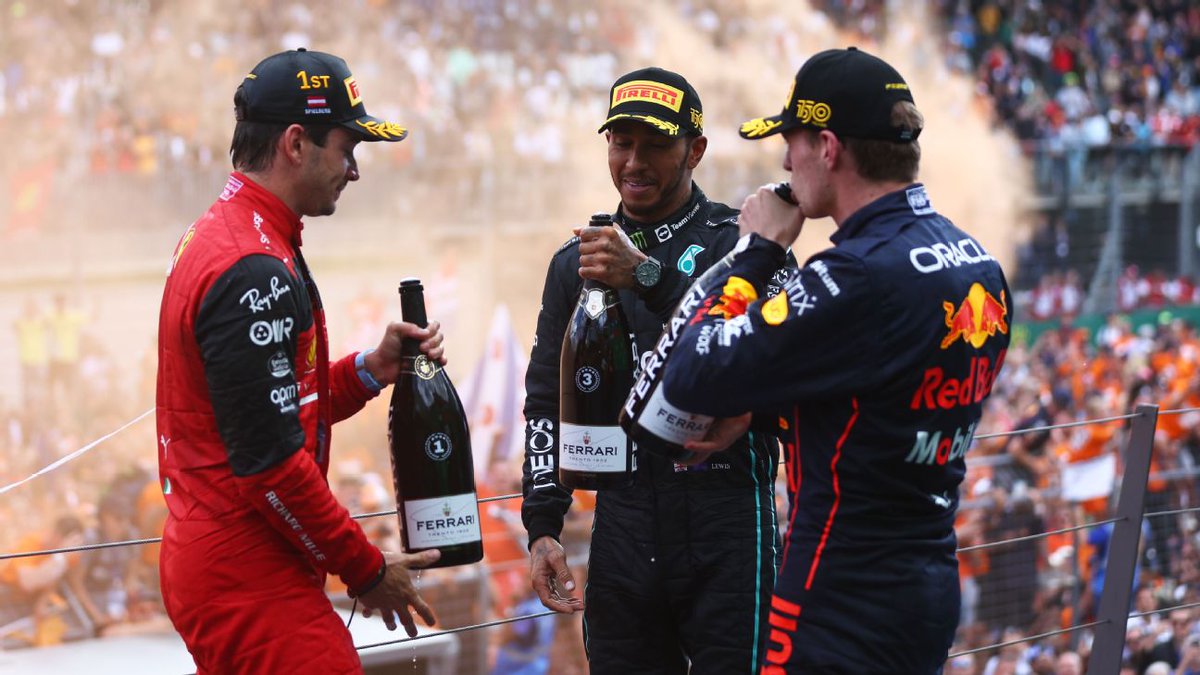 result_race's tweet photo. F1 pilotları 2023'te ne kadar maaş alacak?
RacingNews365'te yer alan habere göre Verstappen 55 milyon dolarlık maaşı ile bu senenin en çok kazanan pilotu olacak. Onu 36 milyon dolar ile Leclerc ve 35 milyon ile Hamilton takip ediyor.
#f1 #f1pilot #f1salary https://t.co/4IKsXzzFoX
