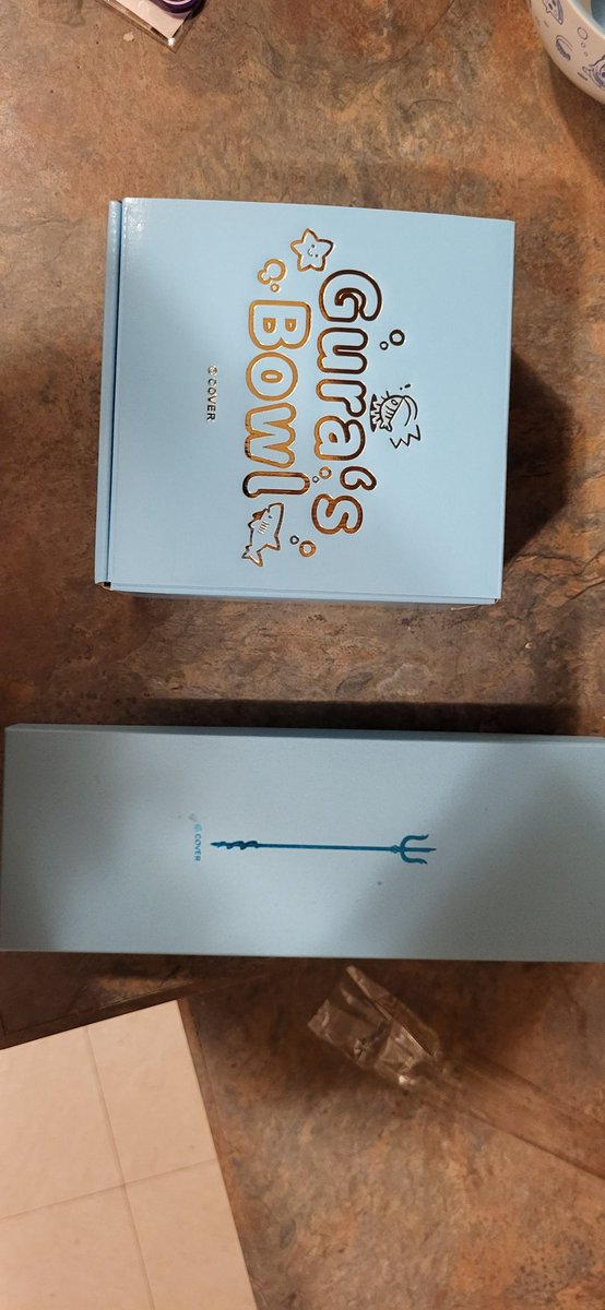 Ronwin816's tweet photo. The packaging was pretty cute I will actually save it https://t.co/Pcp1OJWp7B