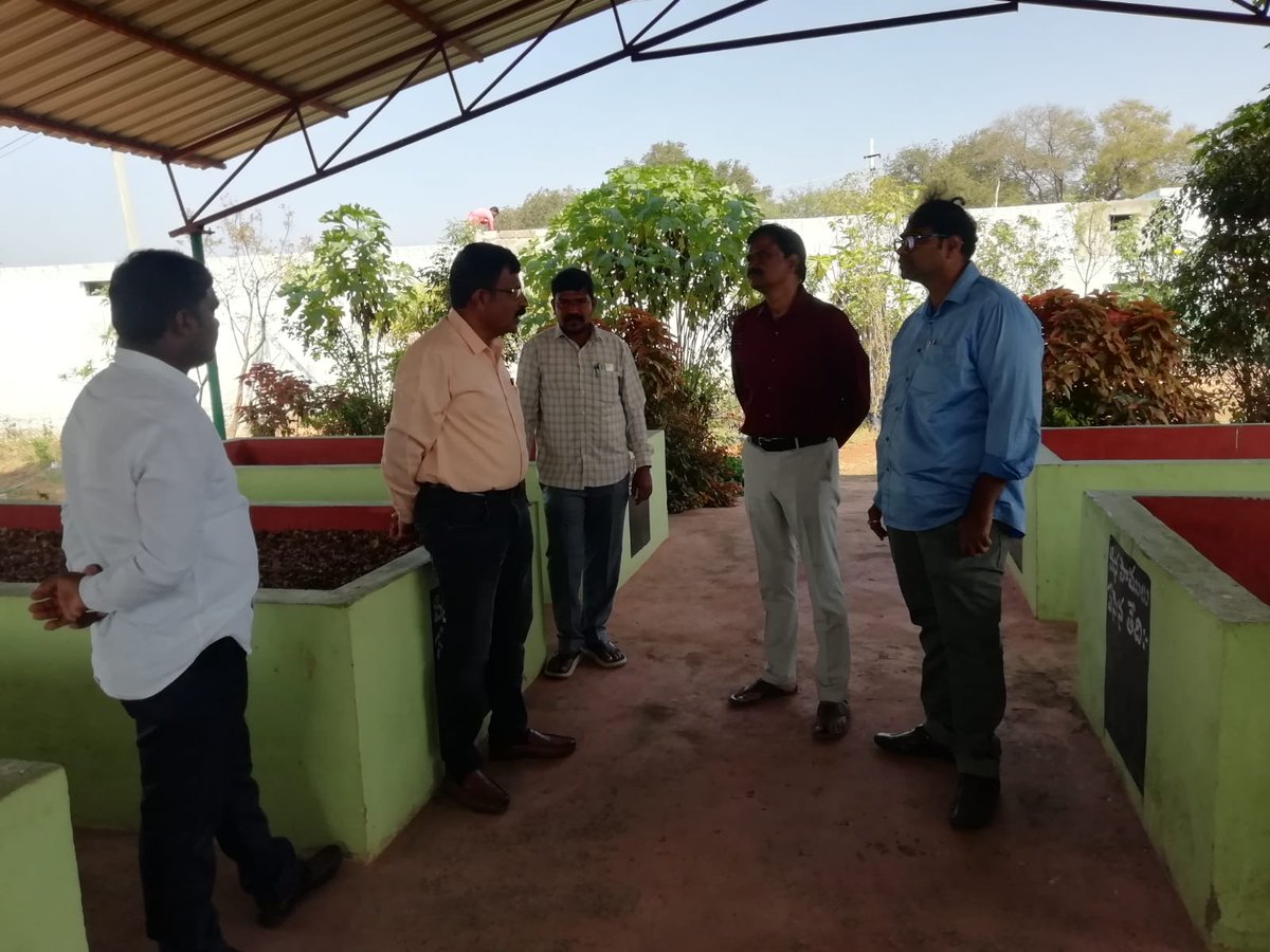 MPPSDPTURBAN's tweet photo. MPDO sir along with the MPO has inspected the Village Nursery, Dumpshed in Mittapally Village and gave some instructions to fasten Seed Germination
@MoRD_GoI @MgnregsT
@AcSiddipet @Collector_SDPT @DayakarRao2019 @trsharish
#TKHH #Plantations #Dumpshed
#Wetwaste #Vermicompsoting https://t.co/iUmWXRpFCe