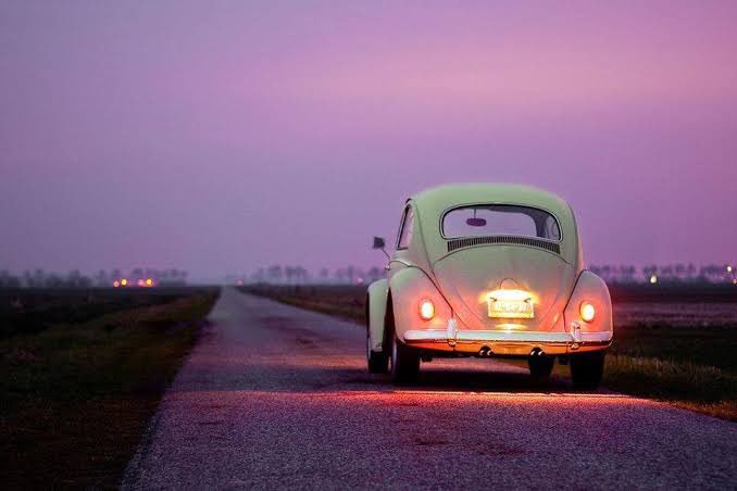 “Bedenin bulunduğu yerde değildir gerçekte insan, yüreğinin attığı yerdedir.”
￼
Okay Tiryakioğlu, Selahaddin Eyyubi