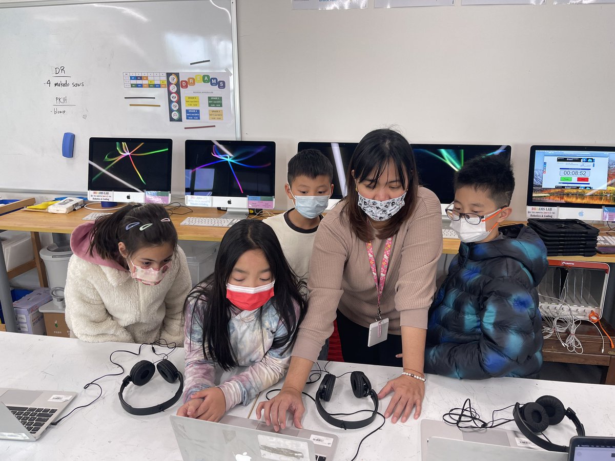 teachbk27's tweet photo. A little late to the party (thanks, Covid), but there’s really never a bad time to do #hourofcode with the fabulous @amyamyhoss and the Dreams Lab crew @SASchina #PDESrocks https://t.co/tgQr68rMv0
