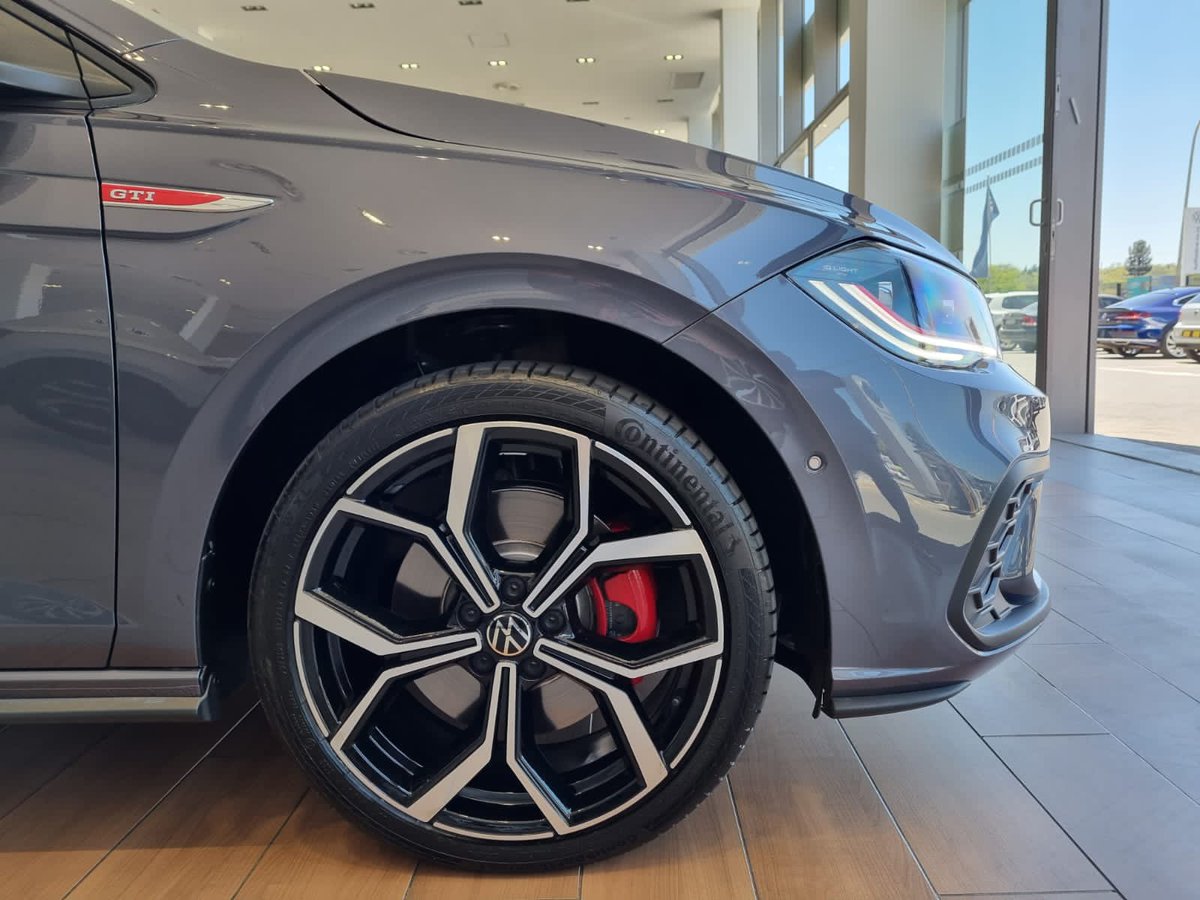 5608onwheels's tweet photo. 🧬: 2023 Polo GTI 🔥
⏲: 900km 

Whichever car you have in mind ,we have it on the floor ,ready for you to Enquire with us today +27836242067 📧: zola@hatfieldvw.co.za

#VW #VWGTI #volkswagen #gticlub #VolkswagenSA #GTI #gtiperformance #Polo #Carsforsale https://t.co/pUlNb0txxR