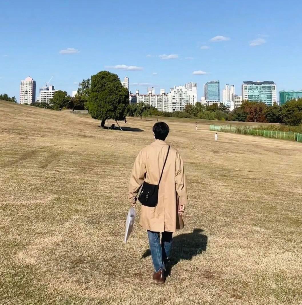 MinjiWc's tweet photo. Boyfriend material ไวบ์แฟนสุดๆ พี่นัมเป็นคุมที่คุมโทนไอจีสวยมากอะ https://t.co/MLlsHOHvjP