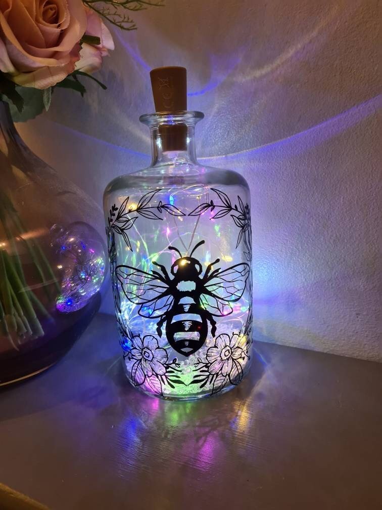 Gigsandgreenery's tweet photo. Good morning, Twitterbuds and #HappyThursday

it's been a challenging week here, but a custom order has fixed everything! ❤

#EtsyUK #BeeGift #Beelover #GiftGuide #Earlybiz #MHHSBD 

 https://t.co/wMX37NxGR7 https://t.co/LKpTgvxIqq