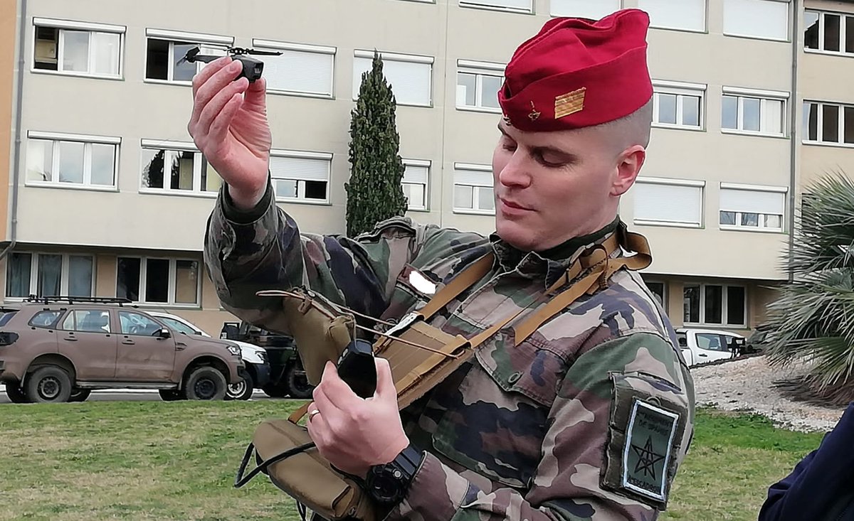 Edef_Clermont's tweet image. La Classe défense #CDSG de l&apos;ensemble scolaire Saint Jacque de Compostelle du Puy-en-Velay a rencontré son unité marraine le 1er #spahis 
Les élèves ont découvert les hommes, les traditions et la modernité de cette unité de l&apos;arme blindée-cavalerie.
@DSDEN_43 @Defense_Sud_Est
