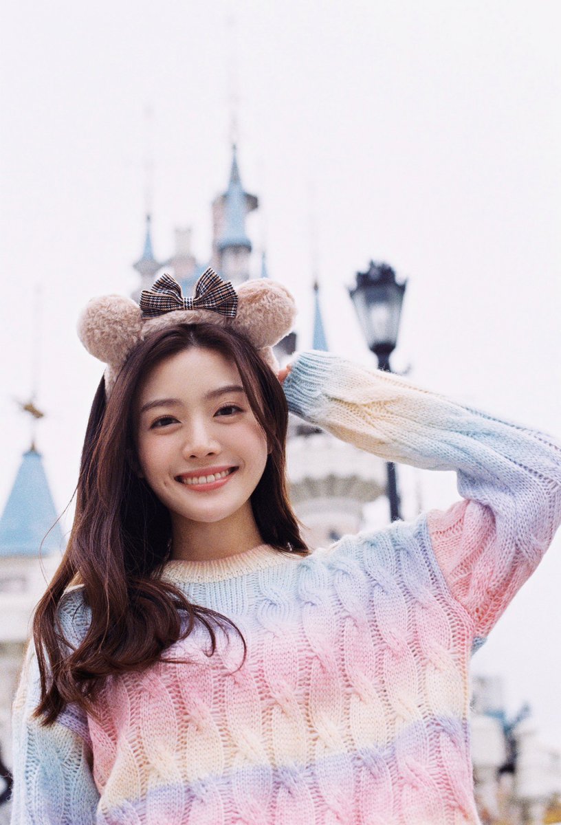 dabin_v_'s tweet photo. Hi 💖 love it playland 🎢🎠🎡 https://t.co/7m2cj97cgk