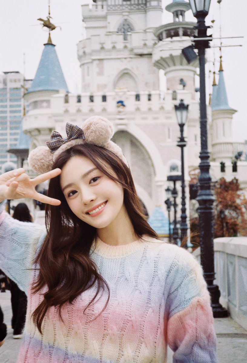 dabin_v_'s tweet photo. Hi 💖 love it playland 🎢🎠🎡 https://t.co/7m2cj97cgk