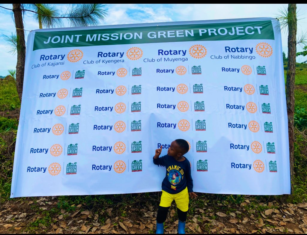NanaMalaika3's tweet photo. I am raising a mission green minded child…. And I know that when he grows up, he will not fall far from his mother’s efforts. #Plantingtrees #green #ClimateMom @Greenisamissio1 @rotarymgreen @Conserve_Ug @MumClimate @ClimateMother @Sdg13Un @africa_parents @Futurecelebrit7 @UNEP https://t.co/6clkWCJvc1