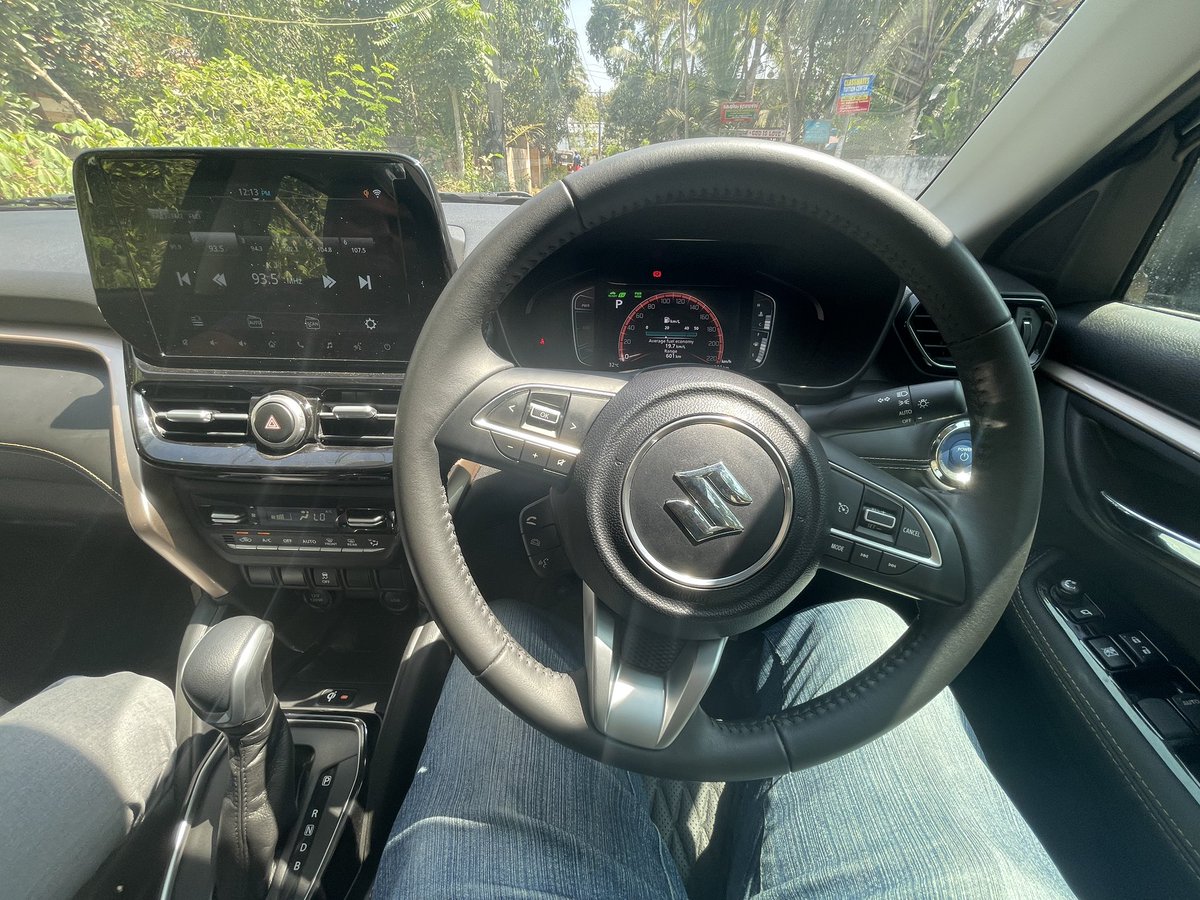 renganathank05's tweet image. #marutisuzukigrandvitara #alphaplus #ecvt #Hybrid . Amazing drive . Test drive mileage was showing at 19.7 . Ventilated seats , 360 camera , good drive too .. a little expensive at 23.37 L . Those who are looking for hybrid car. Just check this out .. @NexaExperience