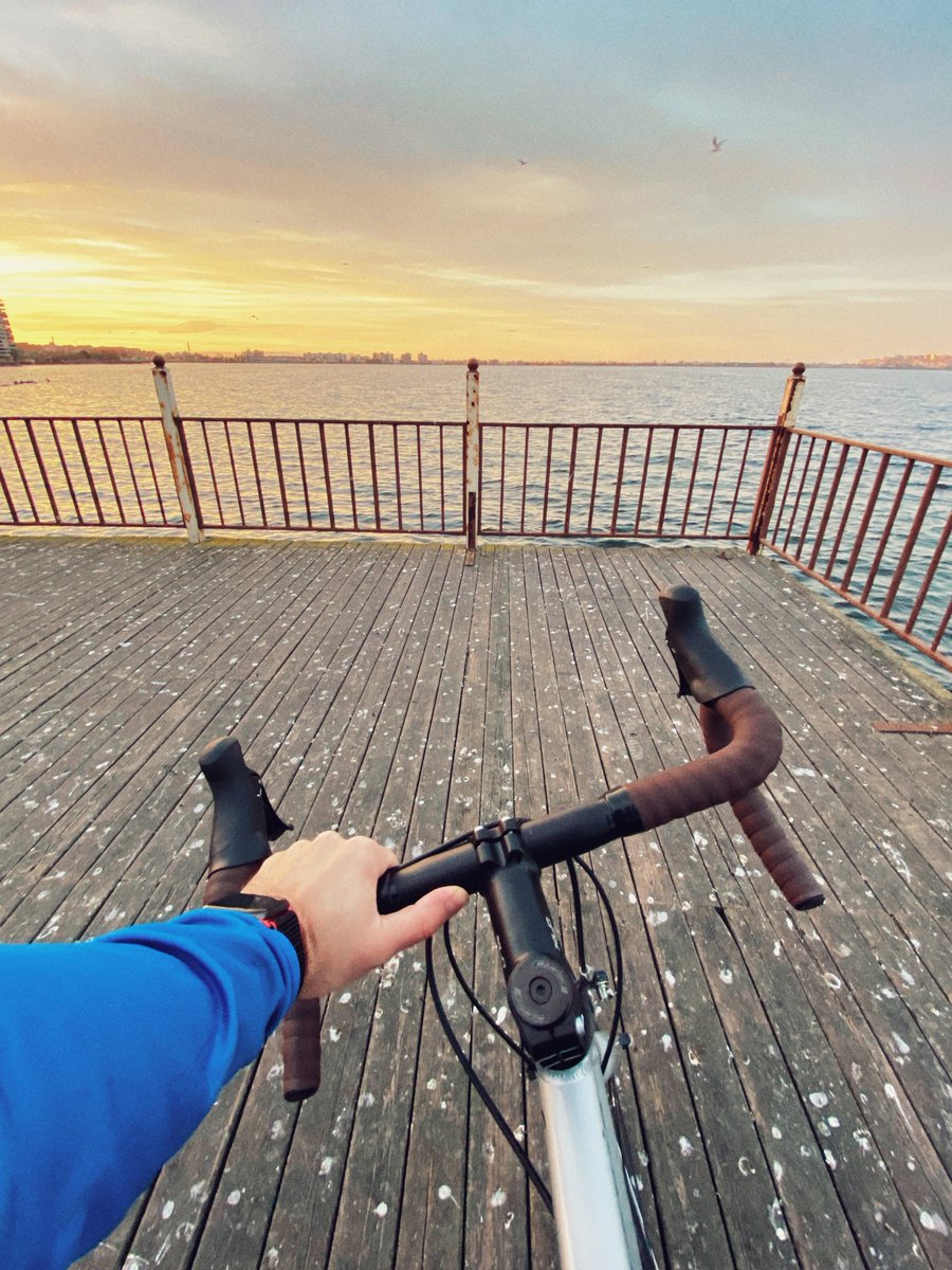 Gün doğumu, serotonin, adrenalin ve bir miktar kafein ile mesaiye hazırım.