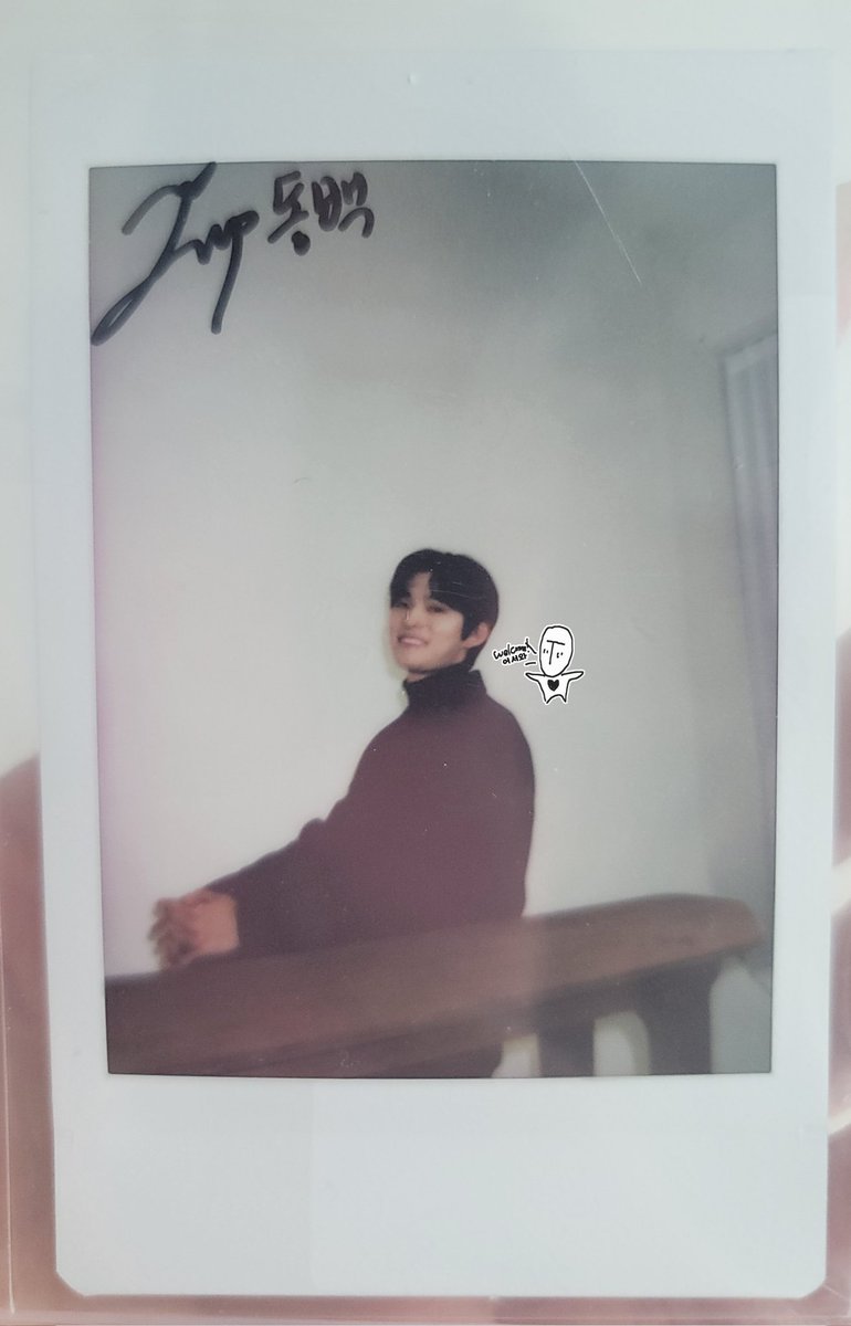 왔습니다!!! 왔어요!!! 동백이 싸인 폴라가 왔습니다!!!!! 너무 귀여운거 아니냐며...🤩 이렇게 동백 굿즈와 유담 굿즈를 갖게 되었습니닷!!!! #헤븐리...