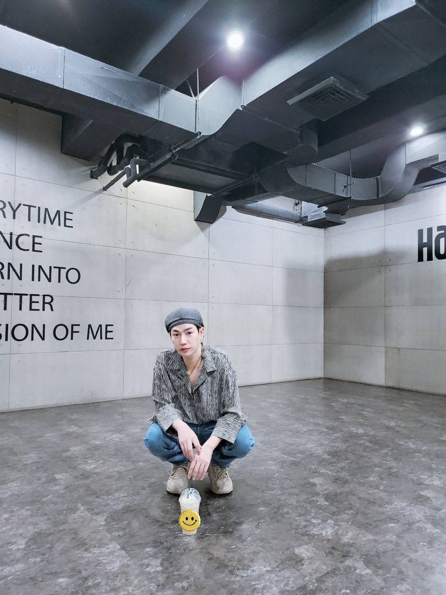 Palit_Official's tweet photo. ได้มาแล้ววววว 💕 รูปซ้อมเต้นเฮียวันนี้ค่า

@peckpalit #เป๊กผลิตโชค #PeckPaLitChoke https://t.co/d790waw7LB