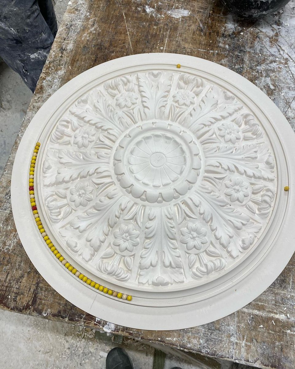CSJbespoke's tweet photo. Making a new mould of this classic ceiling rose. #bespokeplastermouldings #ceilingrose #plasterceilingrose #ceiling #restoration #héritage #architecture #homeimprovements #home #diy https://t.co/R9WoFZpX72