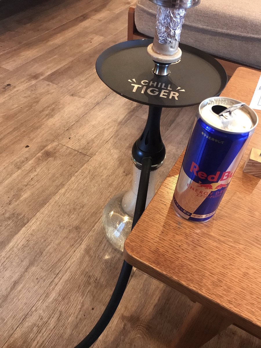 シーシャ吸いながらのレッドブル。最高かよ！
#関内シーシャ