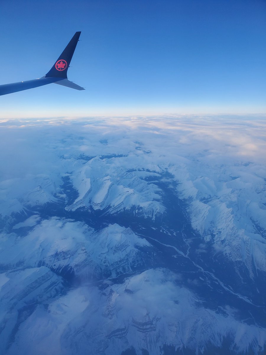 Maybe my whole Twitter will just end up as #wingseatwednesday posts appreciating airlines that get me the places I want to go safely. Thanks @AirCanada !