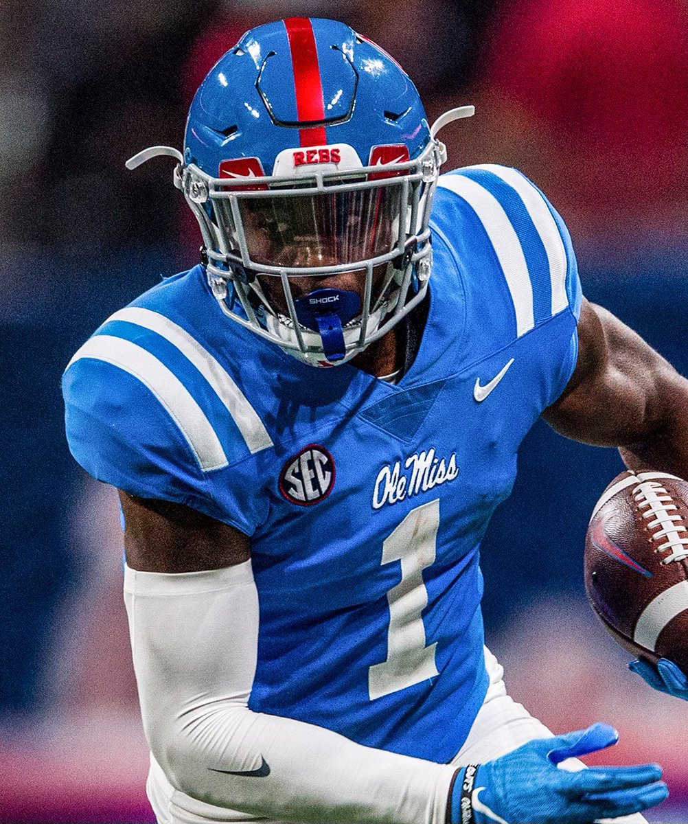 BoltsDraftTalk's tweet photo. Big, versatile threat!

Meet Jonathan Mingo, WR Ole Miss
6'2 225lbs
✅️Deep, Intermediate and short, can do it all
✅️Tough to bring down
✅️Hard runner after catch
✅️Giant hands
Can be utilized in all facets and has good speed and athleticism for his size.
Check thread⬇️ https://t.co/hZz0iYkXPg