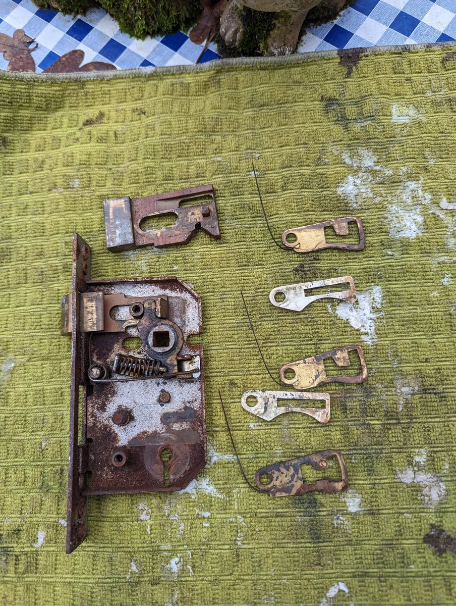 1stchoicelocks1's tweet image. Lock salvaged! 
Living by the sea really does eat away at locks but happy to say we managed to get this back in working order. 
#Lockrepairs #Firstchoice #Exeter #Locksmith
📞 01392 275389 📲 07846507947
🌐 firstchoicelocksmith.co.uk