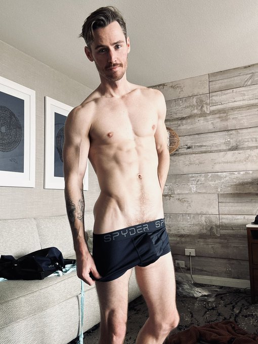 Dirty hotel room for a dirty boy. 😅 https://t.co/1FGO04JhRe<a href="/tag/shibari"class="tags"><span>#shibari</span></a><a href="/tag/ropeart"class="tags"><span>#ropeart</span></a>