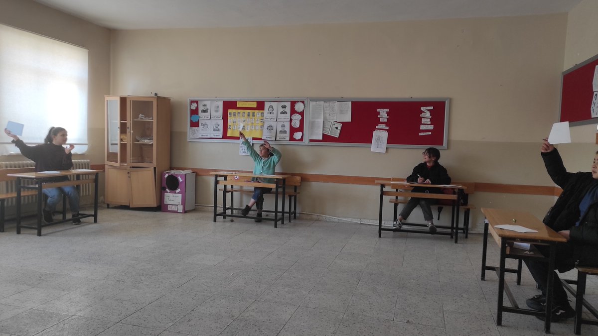 sehit_toy's tweet photo. Hedef projesi kapsamında okulumuzda  "Siyer Yarışması" düzenlendi ve birinci olan öğrenci ödüllendirildi.
@valisimsek @AslanErguven @BozbHulya @uysalhoca05 https://t.co/meiANodKIt