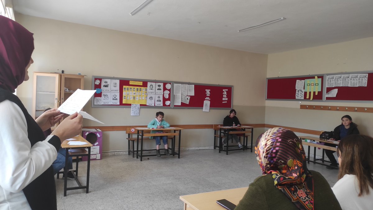 sehit_toy's tweet photo. Hedef projesi kapsamında okulumuzda  "Siyer Yarışması" düzenlendi ve birinci olan öğrenci ödüllendirildi.
@valisimsek @AslanErguven @BozbHulya @uysalhoca05 https://t.co/meiANodKIt