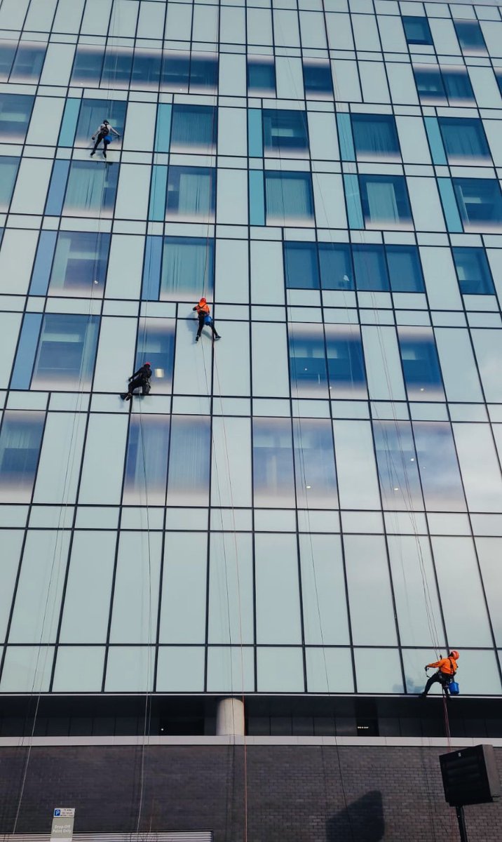 UltraCleaning72's tweet photo. Rope access window cleaning specialist.
#lovewindowcleaning https://t.co/k8JBCEAMyP