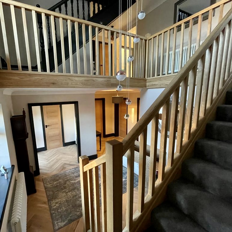 Happy_Flooring's tweet photo. How beautiful are these newly fitted bespoke balustrades 😀

Contact us today to arrange your free home visit and design consultation to become another Happy customer😀

#bespoke #balustrade #spindle #bespokedesign #designconsultation #homeimprovment https://t.co/1cnuBWgbFz