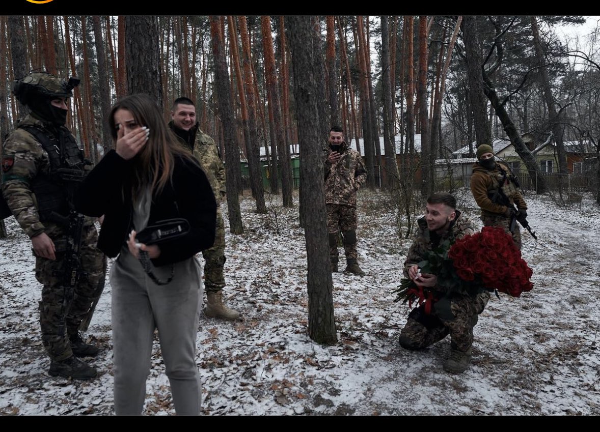 nastyaziu's tweet image. Як же я ненавиджу такі освідчення, ви, як у людини серце не витримає, що будете робити з тим сраним кільцем?
Хто придумав, що це романтично взагалі?