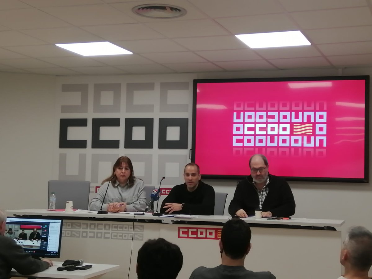 FscAragon's tweet photo. 📢@CCOO @FscAragon en @DPZaragoza gana una sentencia que obliga a dotar al Servicio Provincial de Extinción de Incendios de bomber@s suficientes para trabajar en condiciones de seguridad. 
✊👩‍🚒👨‍🚒Con esto ganamos tod@s, el personal y la ciudadanía que verá mejorado este servicio. https://t.co/dOD4dfXIy7