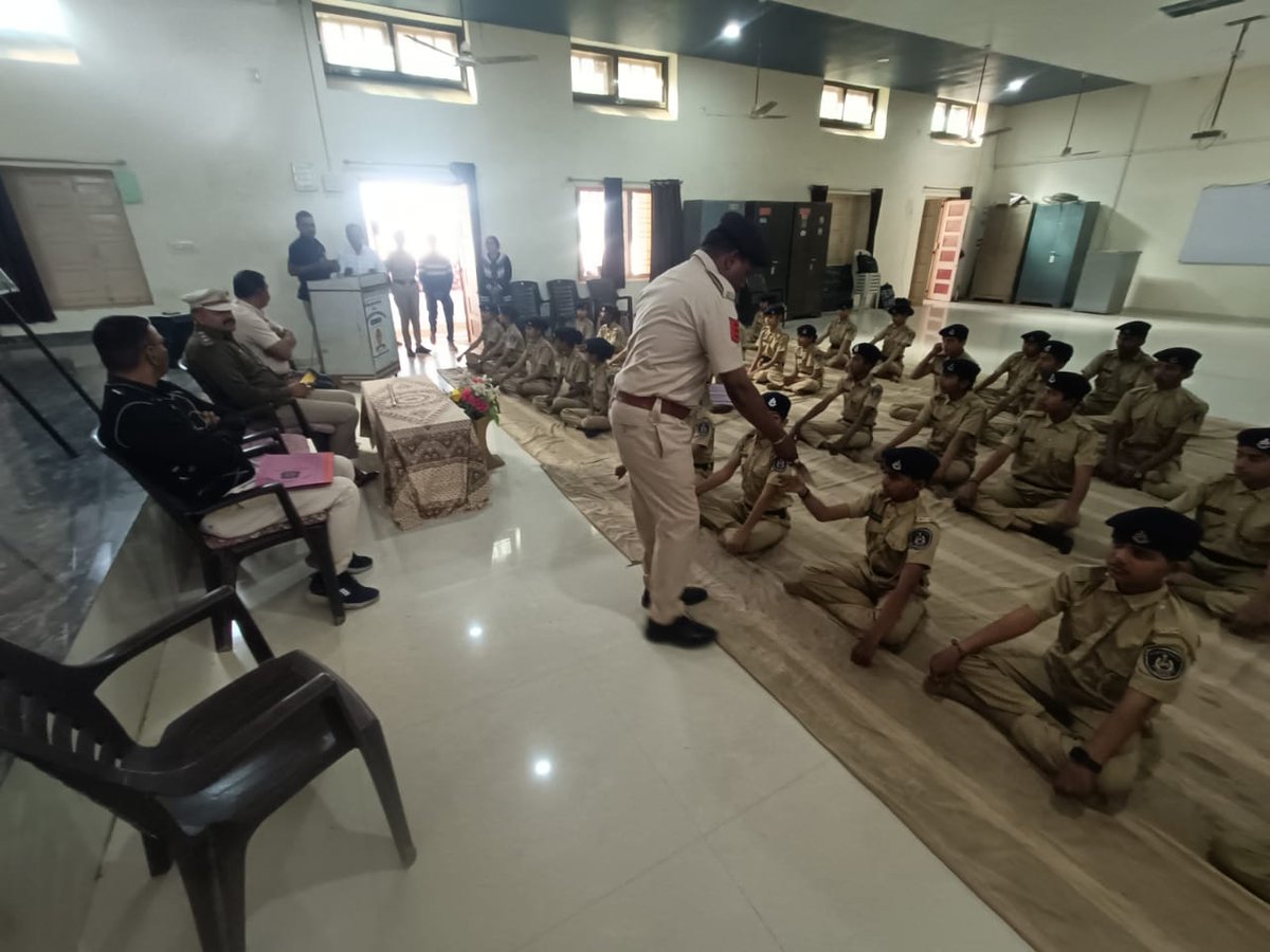 Distributed booklets on Swami Vivekanand ji for strong character &amp; Personality building to Student Police Cadets(SPC) at D.J.Mehta School of Juna Deesa - SDPO Deesa <a href="/PMOIndia/">PMO India</a> <a href="/CMOGuj/">CMO Gujarat</a> <a href="/sanghaviharsh/">Harsh Sanghavi</a> <a href="/dgpgujarat/">DGP Gujarat</a> <a href="/Hasmukhpatelips/">Hasmukh Patel</a>