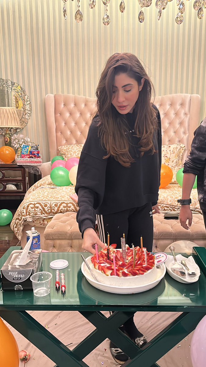 Happy birthday dear Ma’am @hinaparvezbutt may you always stay blessed and happy in life ❤️🎂 Regards: Ghulam Mustafa Chohan Son Of Naveed Anwar Chohan Advocate High Court.