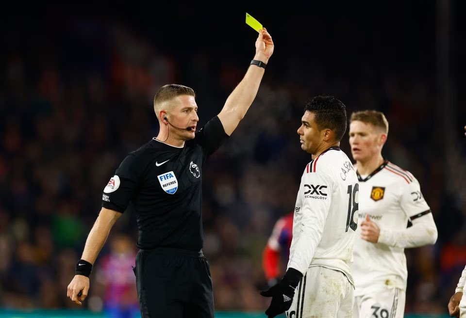 FootballSia0's tweet photo. Ten Hag: Manchester United can once again beat Arsenal without Casemiro. Read: https://t.co/POEye8NVJs

#CRYMUN #MUFC https://t.co/lvfmGI2D19