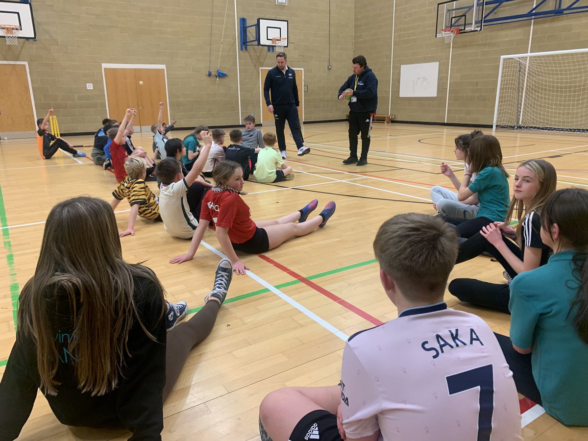 Great school & community #Doorstep futsal & cricket delivery last night @KelvinHallSport in Hull ⚽️🏏⚽️🏏⚽️🏏⚽️🏏⚽️🏏⚽️@AcademyHull @JduffyJoe @ryannaylor95 @Healthyholshull @StreetGames @rickrobbo91 
#RightTime
#RightPlace
#RightPrice
#RightStyle 
#RightPeople
#DoorstepSport