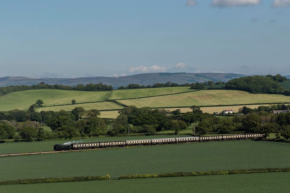 visitexmoor's tweet photo. Nestled in between #exmoornationalpark and #thequantocks sits Primrose Hill Holidays. With glorious views of the sea and the evocative #westsomersetrailway, this is the ideal spot for a happy weekend.
https://t.co/6GvKiNZOy8
#hereallyear #visitexmoor #seaview #visitsomerset https://t.co/1EDUg620FX