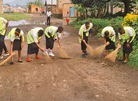 RYVCPWestern's tweet photo. ISAHA Y’ISUKU mu rubyiruko rwacu, aha ni kubigo by’amashuri bya GS #BUHAZA,CS #ISANGANO GS Kanembwe II
Ni gahunda ya buri kuwa mbere no kuwa kane @RubavuSector @RubavuDistrict @MujaJeanne @JCMusabyimana @jnabdallah @FKaboneka @kanangire @kambogo1 @HabitegekoFran1 @IngabireImma https://t.co/opQQOHxxSX